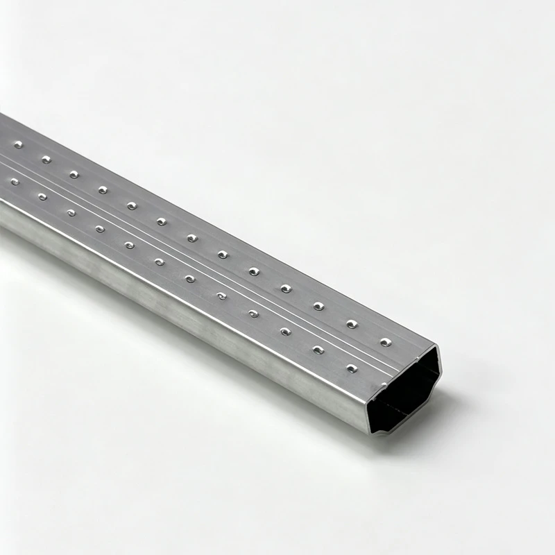 Abstandshalter aus silbernem Aluminium